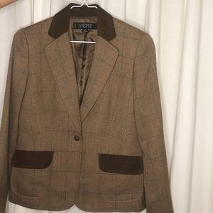Women’s Kasper brown blazer with corduroy pockets.